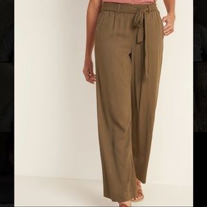 NWT Old Navy belted pants
